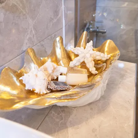 Catherine's Seaside House B *