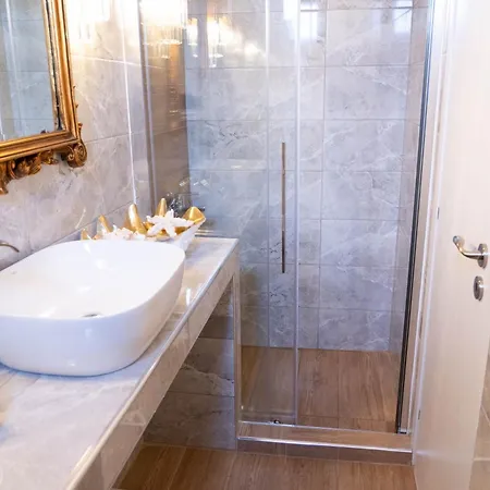 Catherine's Seaside House B *